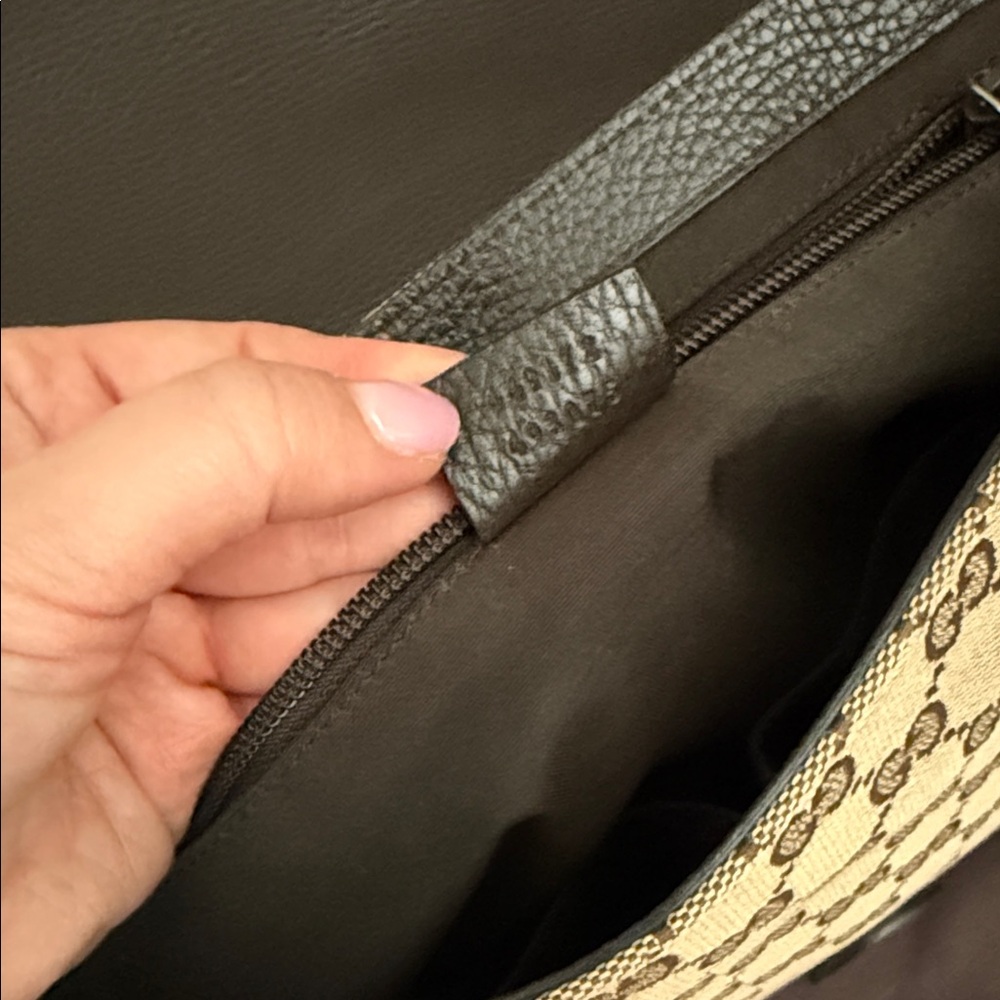 Gucci Monogram Crossbody Bag - Picture 7 of 7